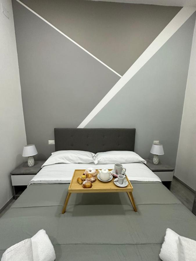 Garibaldi Guest House Napoli Bagian luar foto