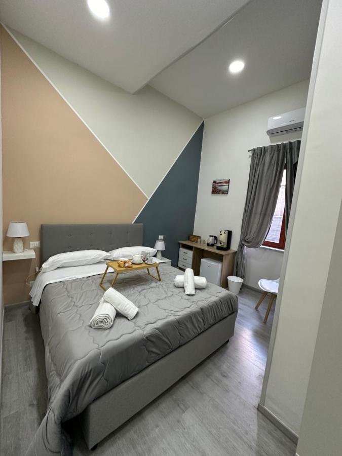 Garibaldi Guest House Napoli Bagian luar foto