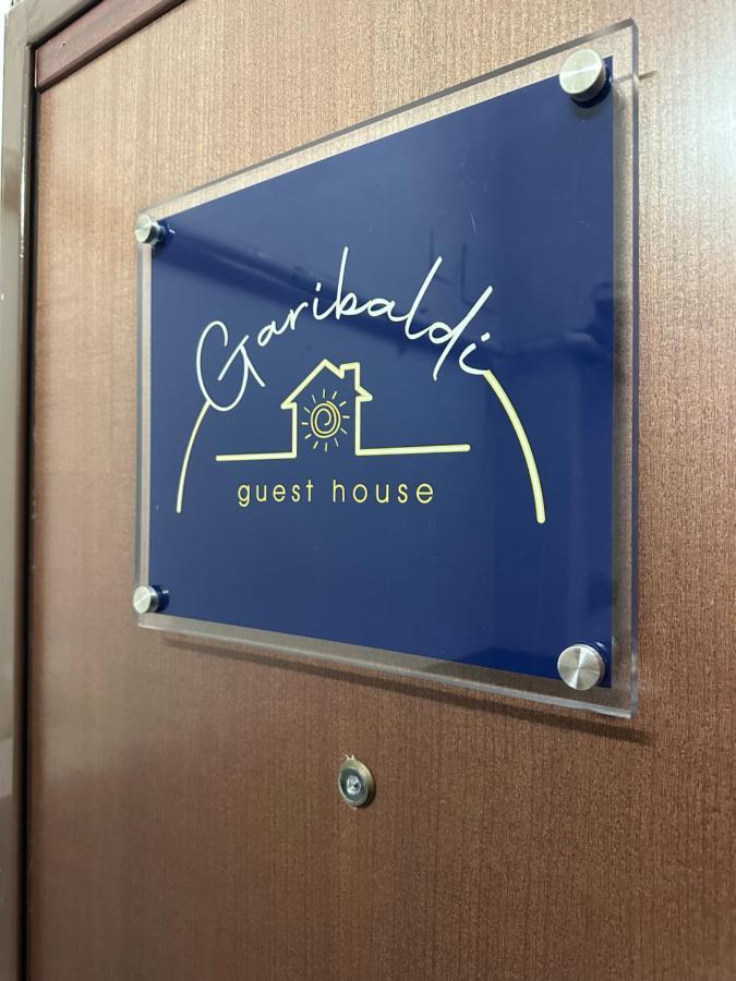 Garibaldi Guest House Napoli Bagian luar foto