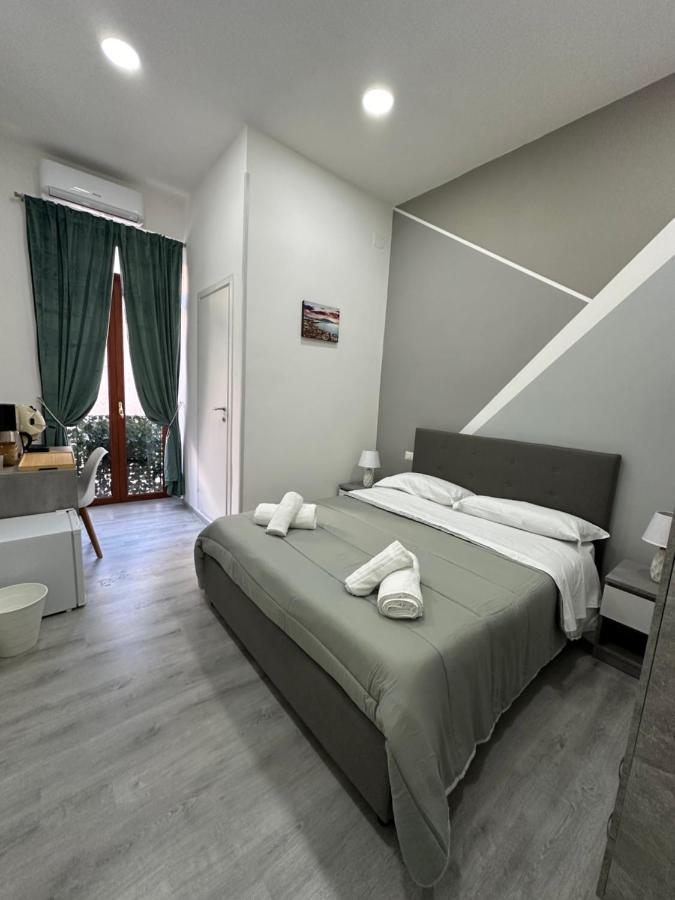 Garibaldi Guest House Napoli Bagian luar foto