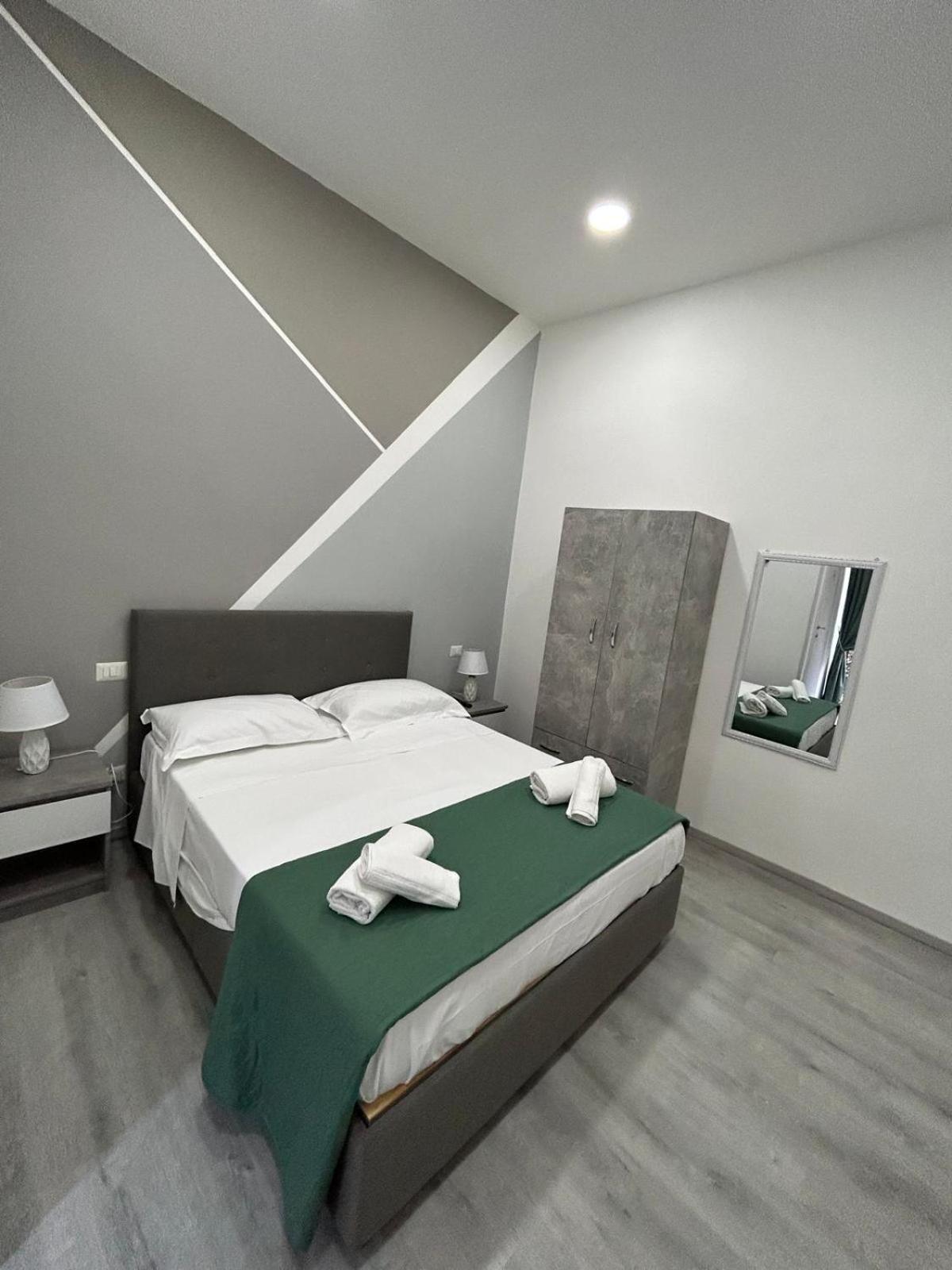 Garibaldi Guest House Napoli Bagian luar foto