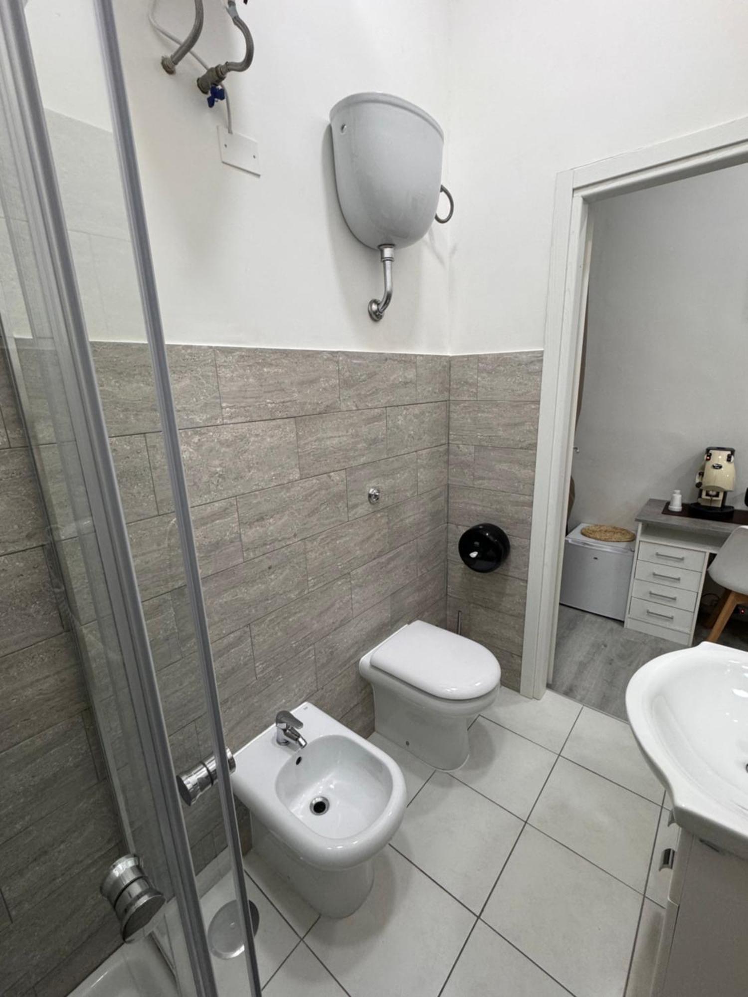 Garibaldi Guest House Napoli Bagian luar foto